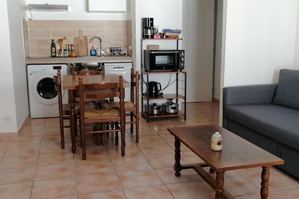 T2 6 Couchages. Plein Centre Appartement Ax-les-Thermes Buitenkant foto